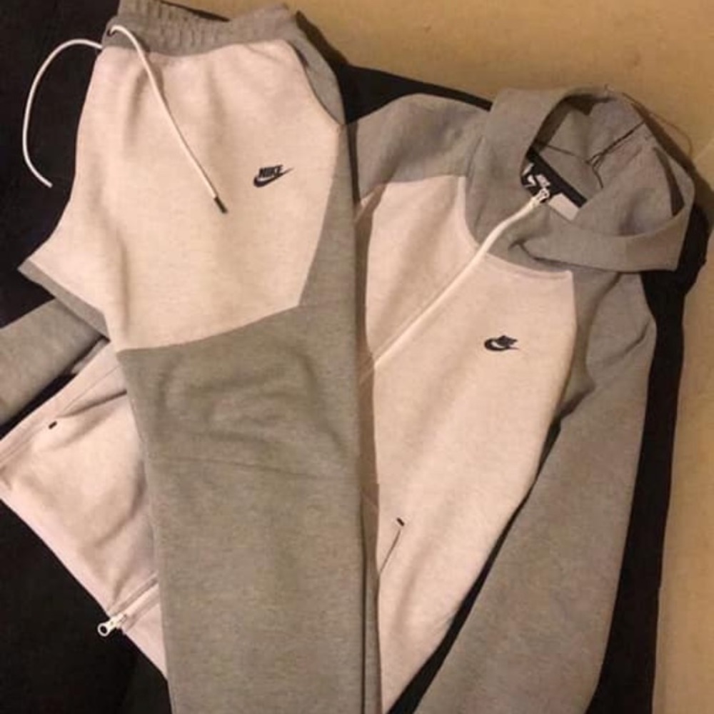 Men Nike-Tech
